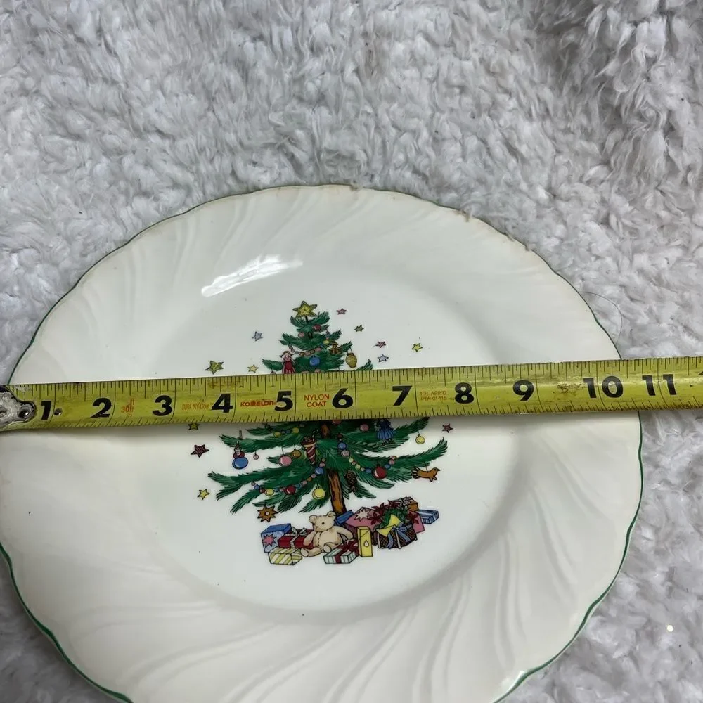 Niko Happy Holidays 1Dinner plate .oven ,microwave and dishwasher safe
